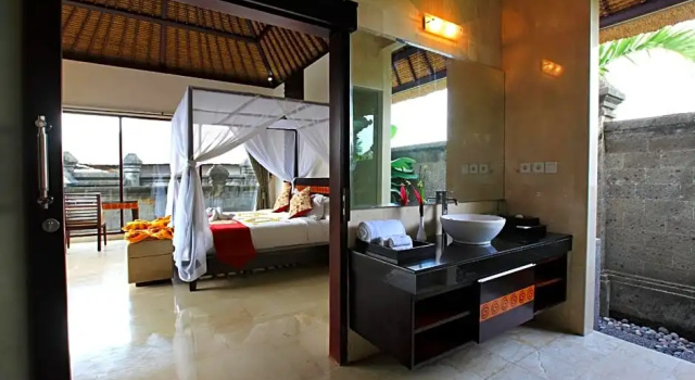 Номер Luxury Santi Mandala Villa & Spa