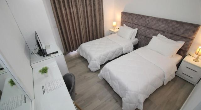 Julia Hotel