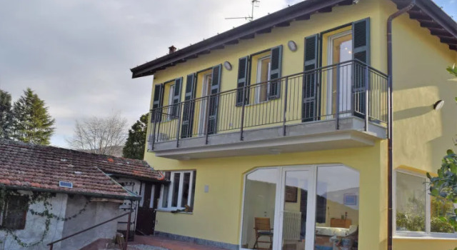 Locazione Turistica Giorgio, Забронировать Отель Порто Вальтравалья Provincia di Varese