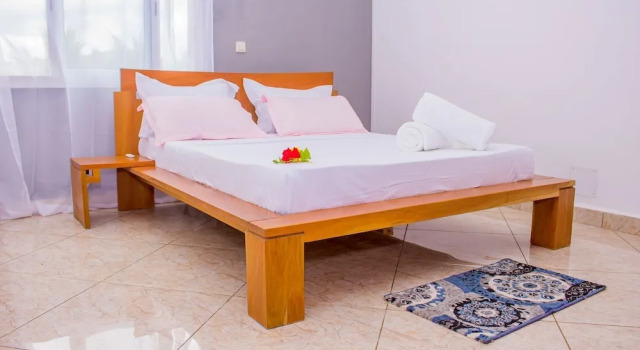 Апартаменты Cambria Hotel