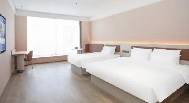 Люкс HanTing Hotel (Ordos City Uxin Banner Fuhai Shopping Center)
