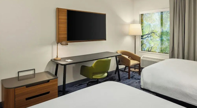 Четырёхместный номер Standard Отель Fairfield Inn & Suites by Marriott Cedar Rapids North