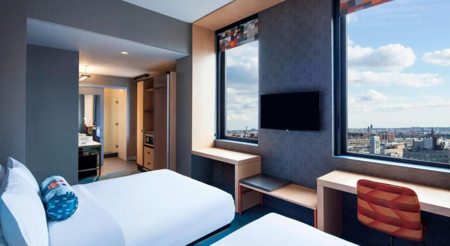 Четырёхместный номер Standard Aloft by Marriott Long Island City-Manhattan View