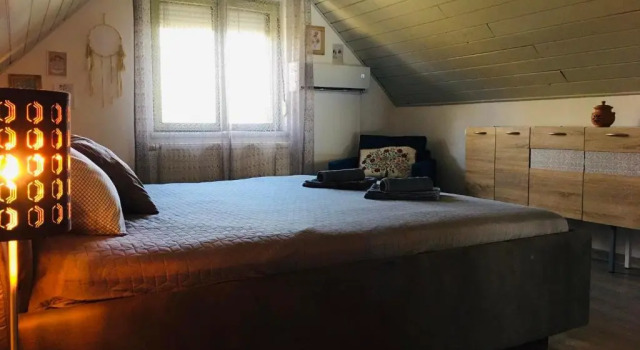 Csendes Vendégház, Families, Hikers & Bikers, Book Hotel Hoteller i Western Transdanubia med parkering, Parkering