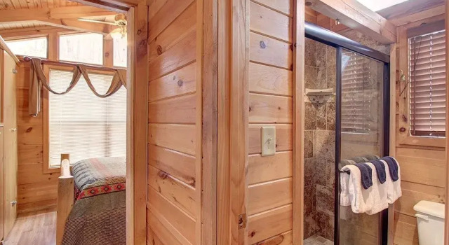 A Payton Place 1 Bedroom 1 Bathroom Cabin