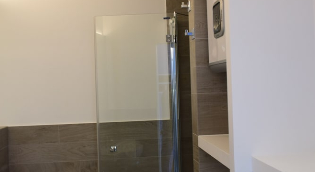 Modern Flat With sea View Balcony, Book Lejlighed Hoteller i Friuli Venezia Giulia med parkering, Parkering