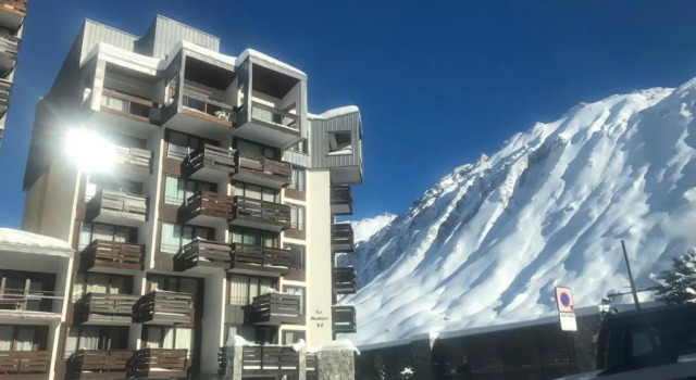 Grand 2 pièces traversant au Val Claret, 4 à 6 pers, Забронировать Отель Отели Тинь с парковкой, Парковка