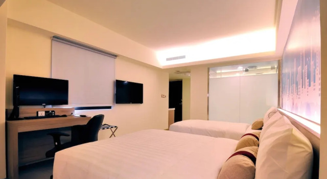 Четырёхместный номер Superior Audi Garden Business Hotel