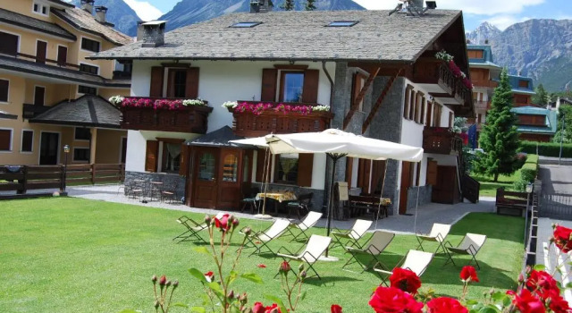 Апартаменты Chalet Gardenia