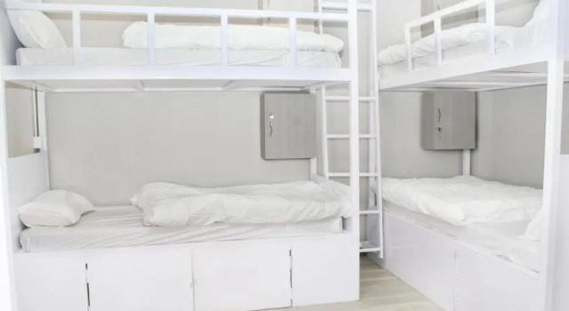 Кровать в общем номере 8848 Hostel