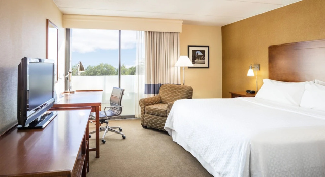Двухместный номер Superior Four Points by Sheraton Chicago OHare