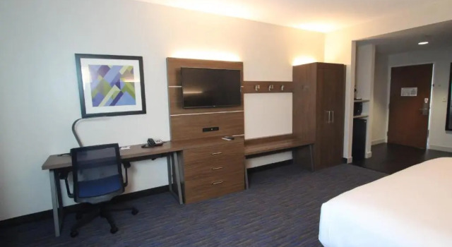 Номер Standard Holiday Inn Express Hotel & Suites Charleston - North by IHG