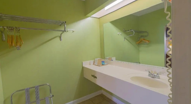 Четырёхместный номер Standard OYO Hotel Brownsville TN I-40