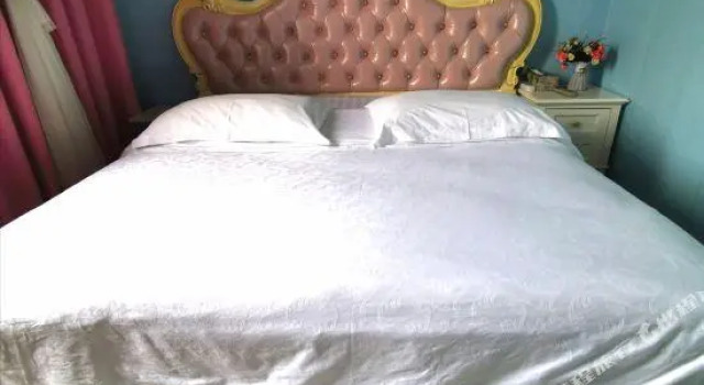 Shuangle Hotel