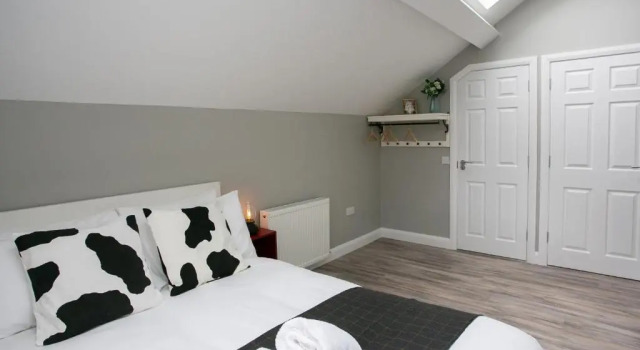 Апартаменты Superior University Road Apartments