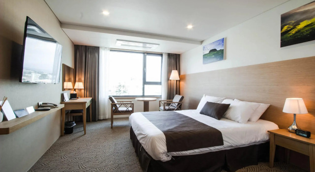 Двухместный номер Standard Benikea Jungmun Hotel