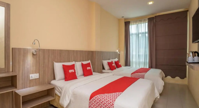 Семейный люкс OYO 44078 The Island Hotel