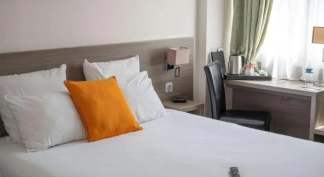 Двухместный номер Standard с балконом Best Western Hôtel des Thermes - Balaruc les Bains Sète