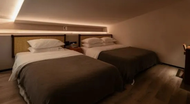 Семейный люкс с балконом и с красивым видом из окна Wuyishan Jiuxi Shanyin Homestay (Impression Dahongpao Branch)