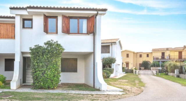 Amazing Home in Cannigione With 2 Bedrooms, 예약 호텔 카니지오네 Emerald Coast