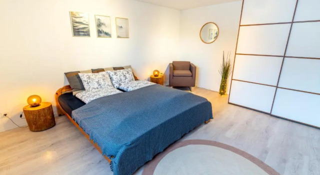 Charmantes Apartment mit grossem Garten .Kids4free., Book Apartment Flims 