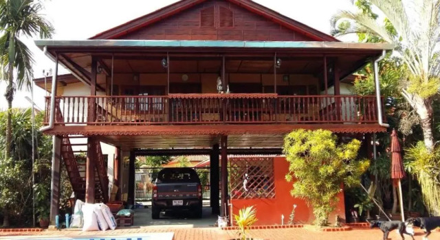 Двухместный номер Deluxe с балконом Golden Teak Home Resort