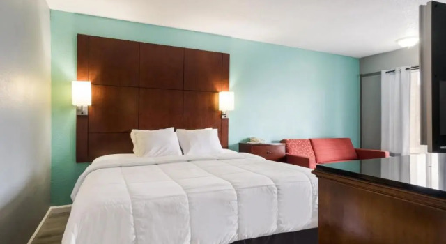 Двухместный люкс Americas Best Value Inn Suites & Studios Blytheville by Sonesta