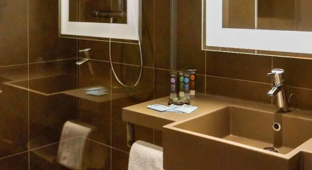 Четырёхместный номер Classic Novotel Saclay