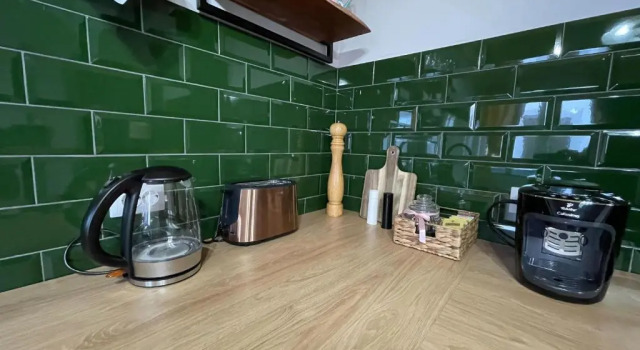 Апартаменты Adorable 3 bedroom GuestHouse