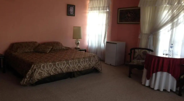 Трёхместный номер Standard Mansion Samzara Hosteleria