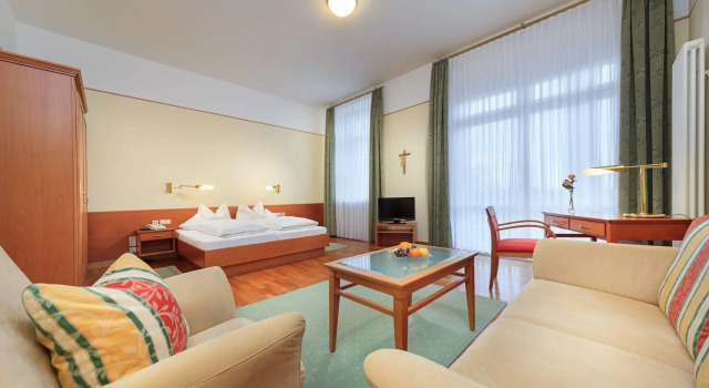Kneippianum, Rezerwuj Hotel Hotele w Apfeltrang z basenem, Basen