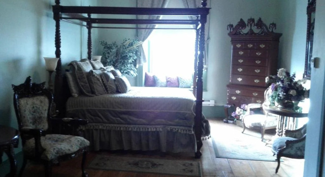 Baldachin Inn, Varaa Hotelli  