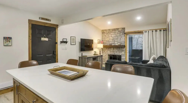 Cozy Avon Condo w/ Grill: Walk to Ski Shuttle