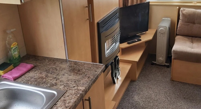 Adorable 2 Bedroom Caravan in Clacton-on-sea