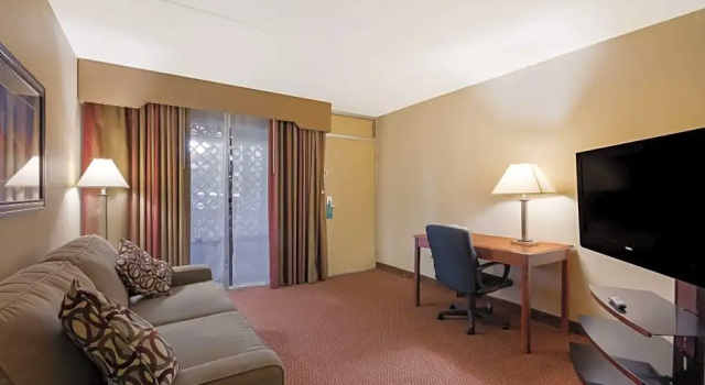Suite Quality Inn