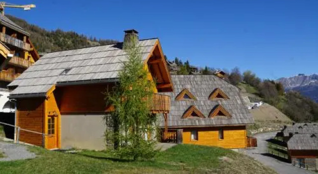 Chalets de Praroustan by Actisource, Забронировать Шале Юверне-Фур Ubaye Valley, рядом с Гондольный подъемник Моланес