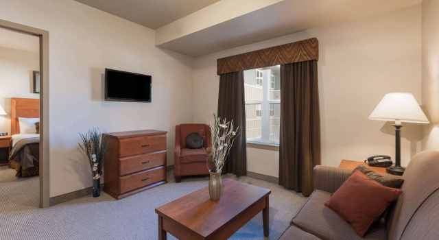 Двухместный люкс Clarion Hotel & Suites Williston