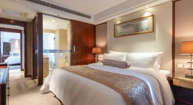 Семейный люкс с 2 комнатами с балконом North Star Huiyuan Apartment Hotel (VIP building)