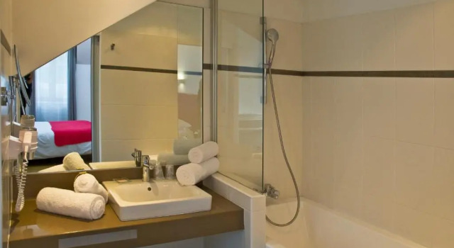 Номер Standard Le Manoir dAgnès Logis hôtel restaurant