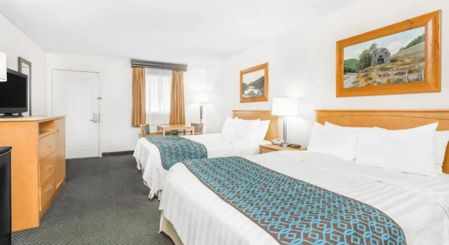 Четырёхместный номер Standard Days Inn by Wyndham Jefferson