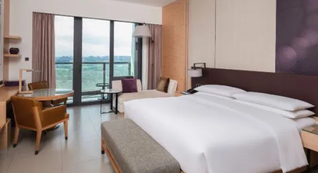 Двухместный номер Standard с видом на поле для гольфа Renaissance Haikou Hotel