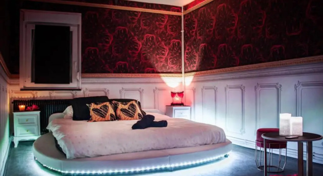 Bulle d’Amour , une nuit en amoureux, Book Hotel Thann Alsace Wine Route