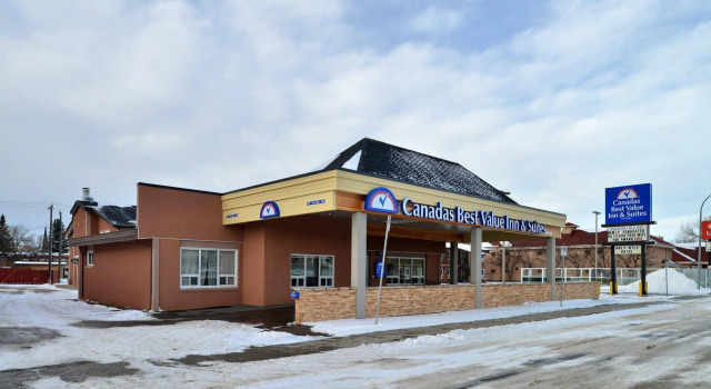 Canadas Best Value Inn & Suites - Lethbridge, Rezerwuj Mini-hotel Hotele w Southern Alberta z parkingiem, Parking