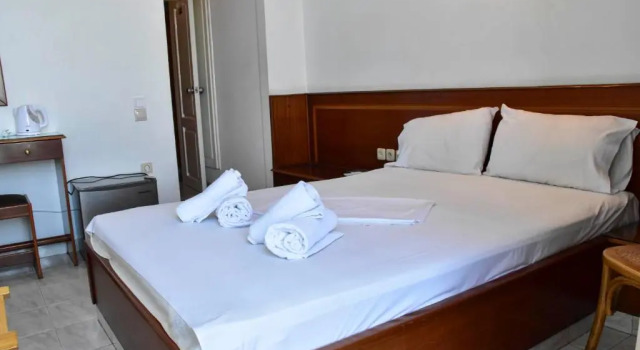 Двухместный номер Standard с балконом и с видом на море Leonidas Hotel