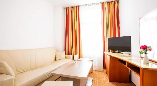 Suite Hotel Dana 2