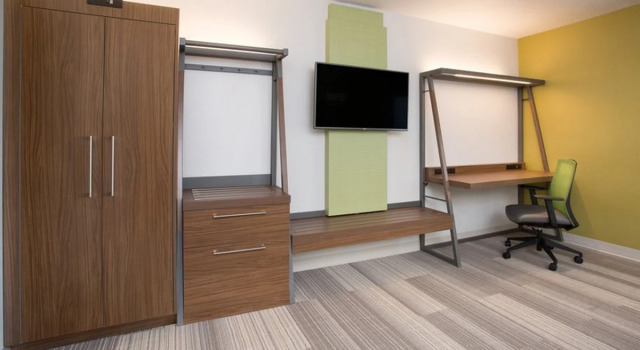 Четырёхместный номер Standard Holiday Inn Express & Suites Raymondville by IHG