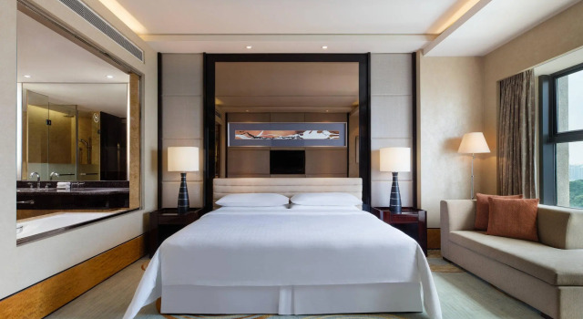 Двухместный номер Standard с видом на реку Sheraton Zhongshan Hotel