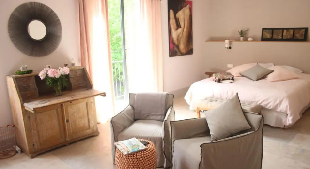 Полулюкс La Magnanerie de lIsle B&B