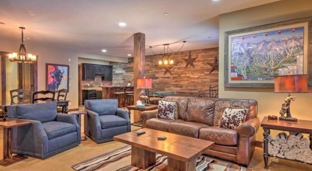 Blue River Home w/ Hot Tub, 6 Mi to Skiing!, Buchen Sie Ferienhaus Blue River 