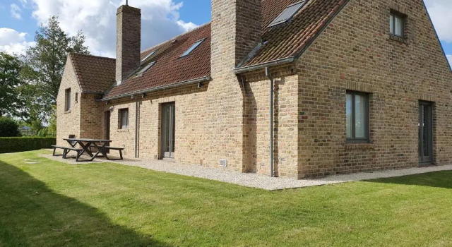Коттедж MOLO house - cosy house with sunny garden and bbq in silent surroundings - near the BEACH - ideal for families and quiet groups - 15 km from BRUGES